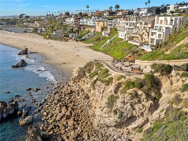 $2,350,000 | 711 1/2 Marigold Avenue, Corona del Mar, CA 92625