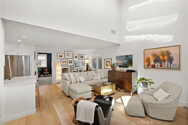 $2,350,000 | 711 1/2 Marigold Avenue, Corona del Mar, CA 92625