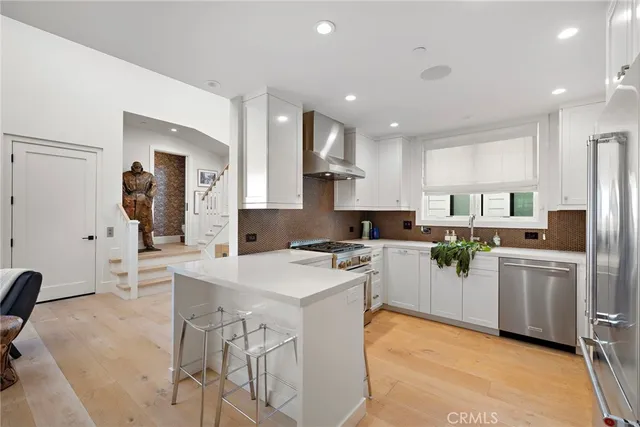 $2,350,000 | 711 1/2 Marigold Avenue, Corona del Mar, CA 92625