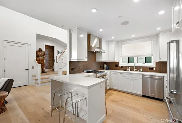 $2,350,000 | 711 1/2 Marigold Avenue, Corona del Mar, CA 92625