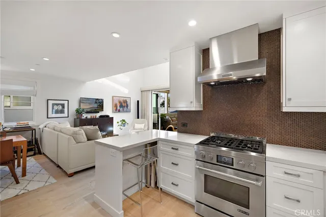 $2,350,000 | 711 1/2 Marigold Avenue, Corona del Mar, CA 92625