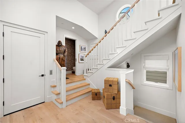 $2,350,000 | 711 1/2 Marigold Avenue, Corona del Mar, CA 92625