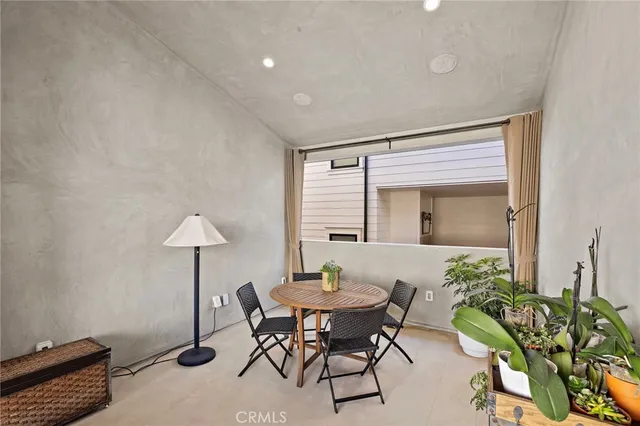 $2,350,000 | 711 1/2 Marigold Avenue, Corona del Mar, CA 92625