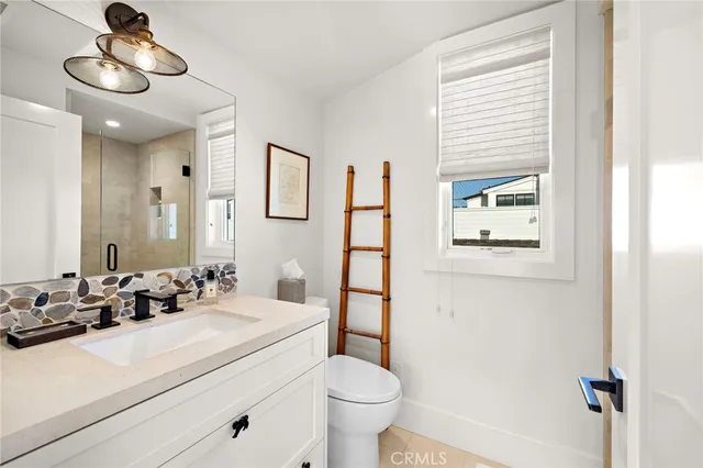 $2,350,000 | 711 1/2 Marigold Avenue, Corona del Mar, CA 92625