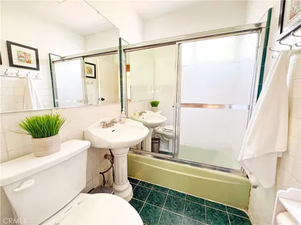 $1,590,000 | 7615 Kittyhawk Avenue, Los Angeles, CA 90045