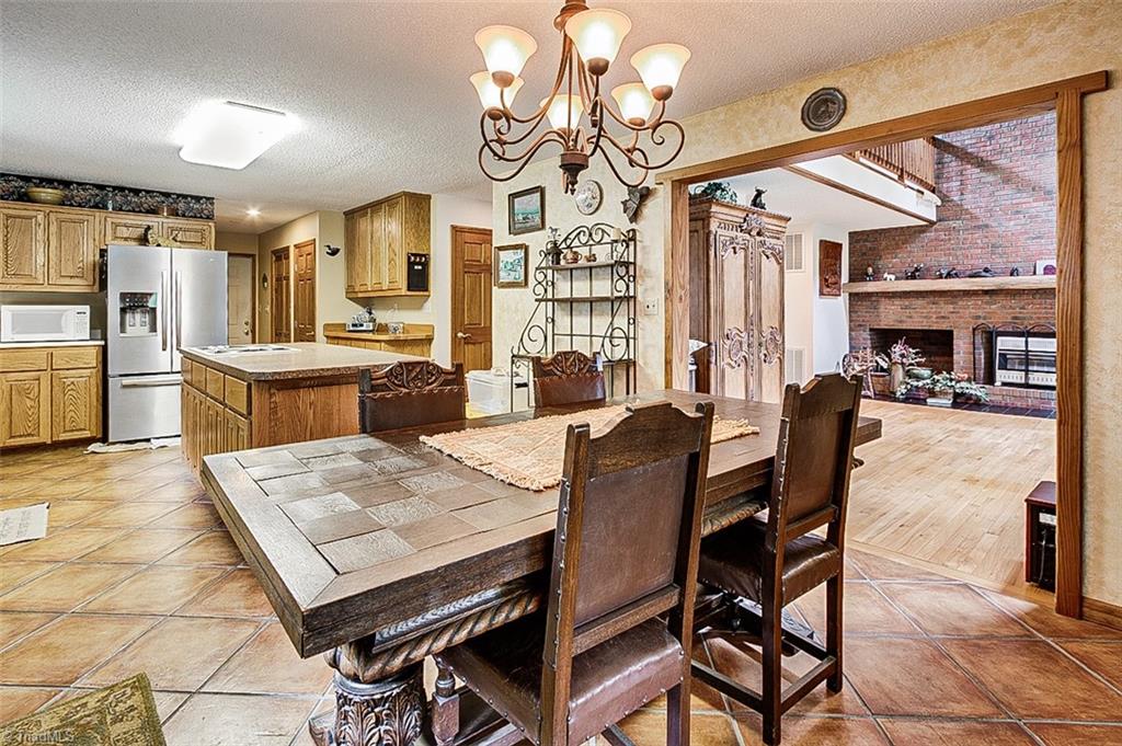 943 New Salem Road Randleman, NC 27317 - Photo 17 of 50 943 New Salem Rd Dining/Kitchen