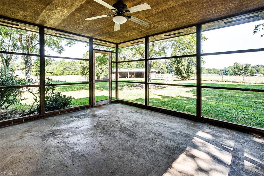 943 New Salem Road Randleman, NC 27317 - Photo 35 of 50 941 New Salem Rd Screen Porch