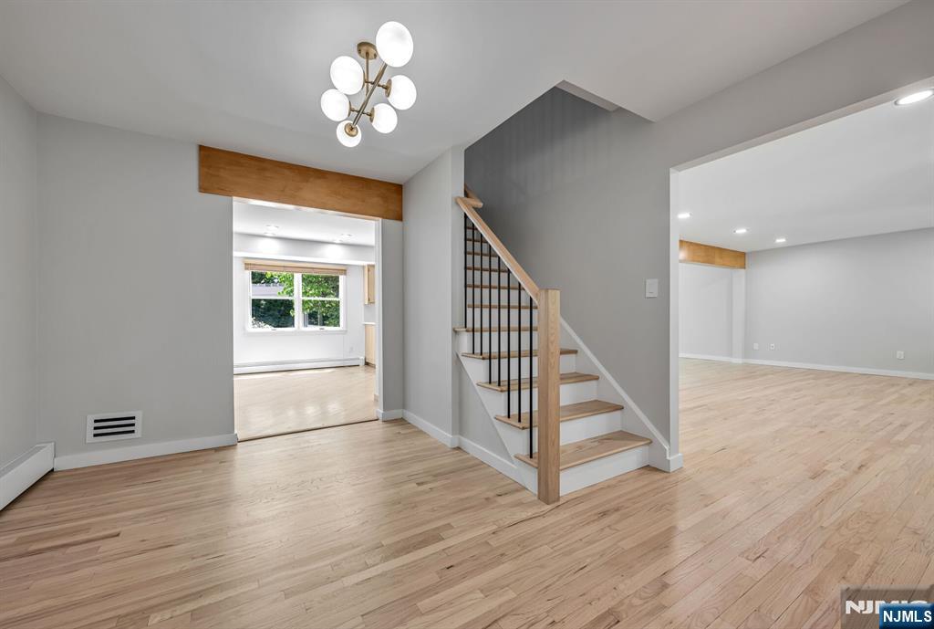 439 Summit Street Englewood Cliffs, NJ 07632 - Photo 4 of 34