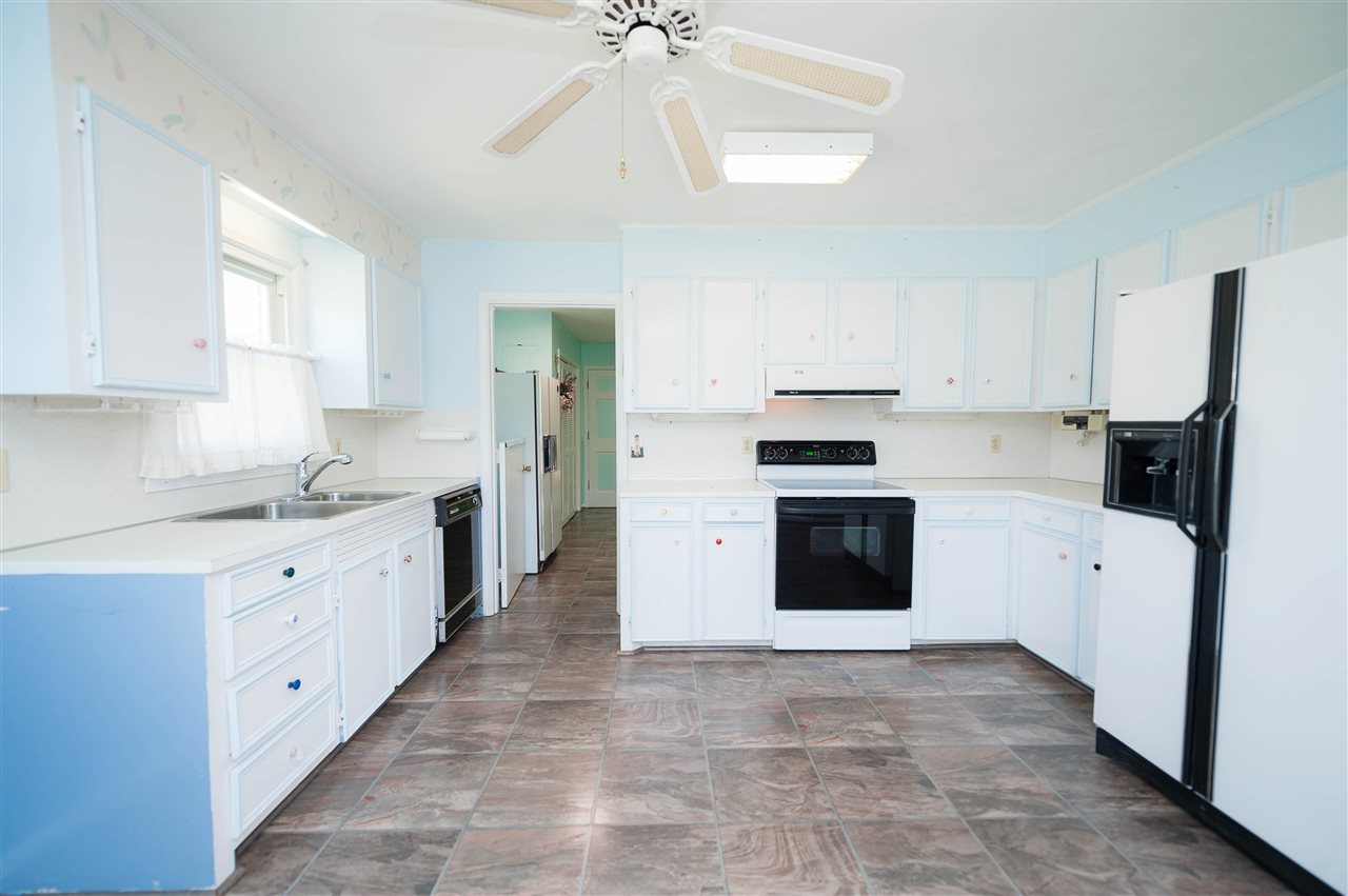 203 Clearwater Road Landrum, SC 29356 - Photo 4 of 21