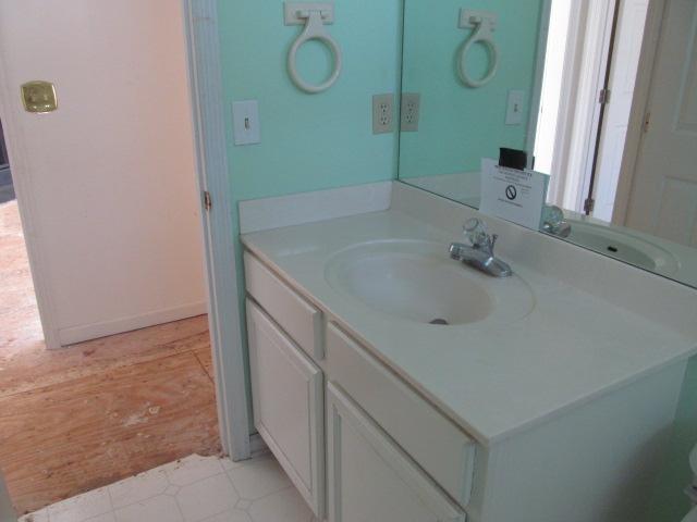 641 Ransom Village Way Antioch, TN 37013 - Photo 8 of 10 Guest Bathroom
