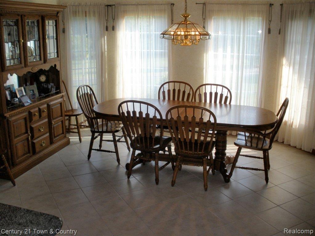8280 Kier Road Clarkston, MI 48348 - Photo 15 of 25 Extra large dining area