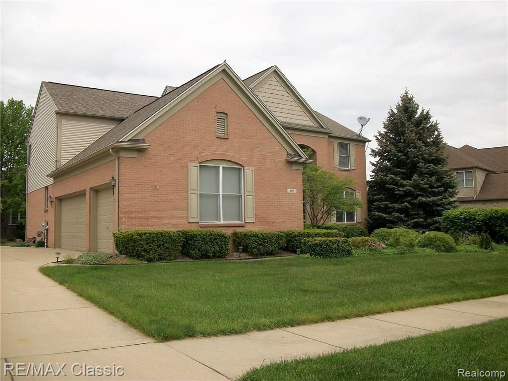 905 Loggers Circle Rochester, MI 48307 - Photo 4 of 36 103_1994.jpg