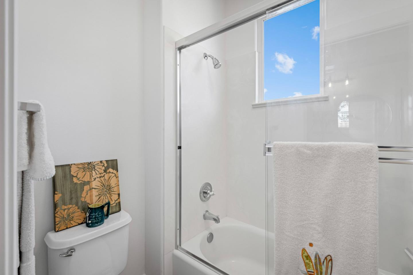 1913 St Andrews Circle Gilroy, CA 95020 - Photo 46 of 79 a bathroom with a shower a toilet and a sink