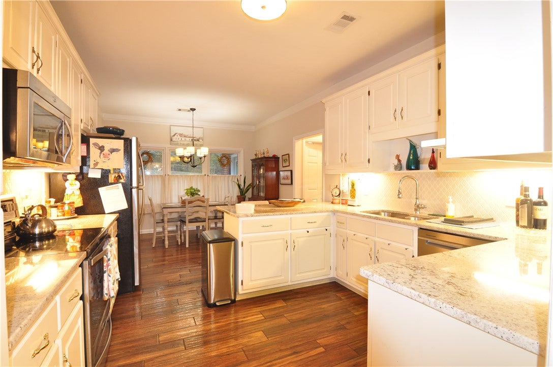 621 Little Creek Road Auburn, AL 36832 - Photo 12 of 32 Gallery Image 12