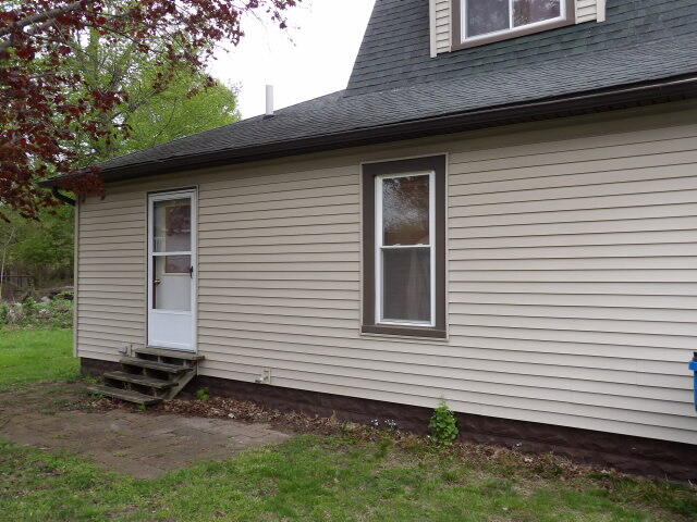5 Arnold Street Quincy, MI 49082 - Photo 17 of 18 100_0127