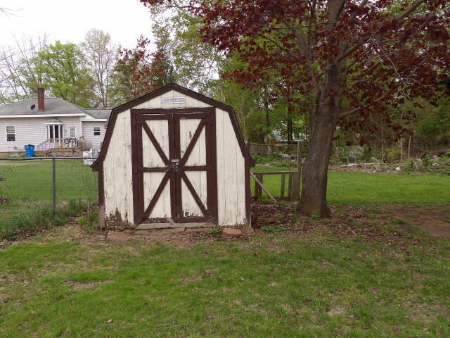 5 Arnold Street Quincy, MI 49082 - Photo 18 of 18 100_0126