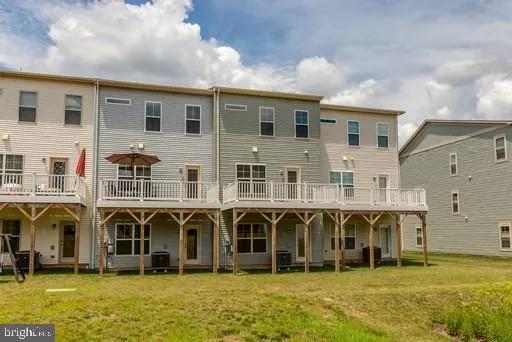 a front view of house with yard