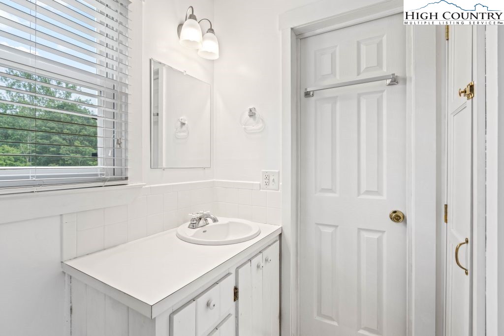 125 Schaffer Road Boone, NC 28607 - Photo 17 of 29 Gallery Image 17