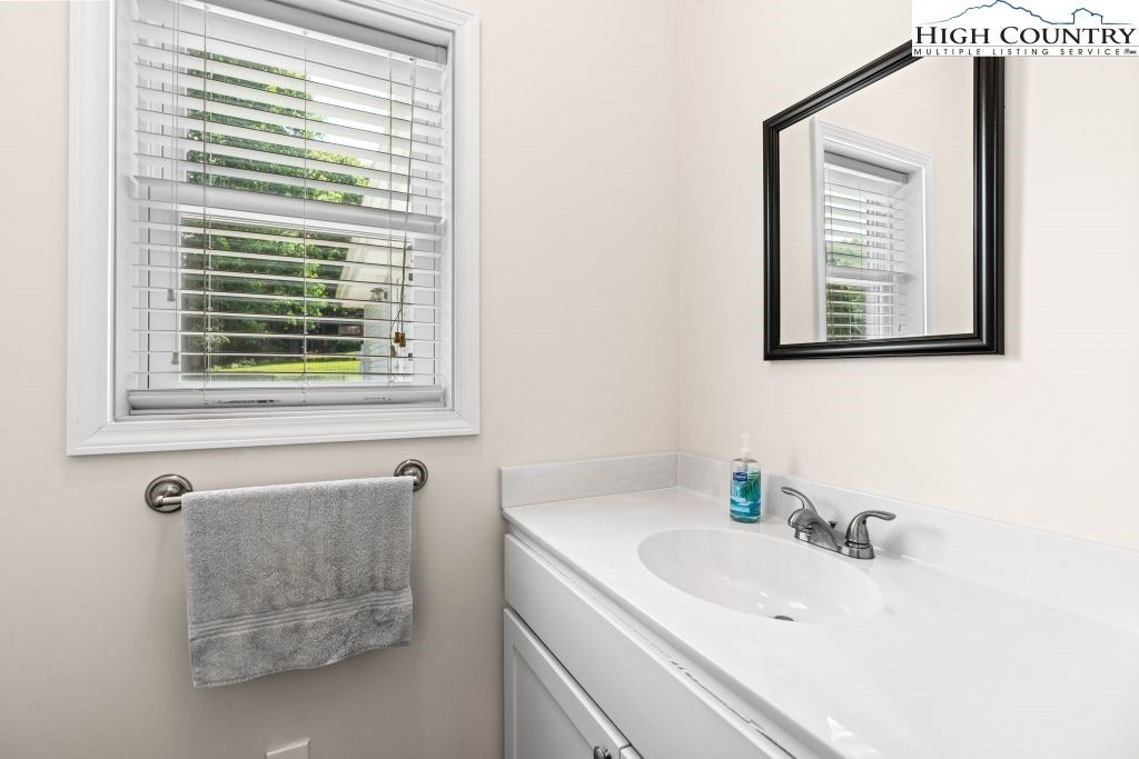125 Schaffer Road Boone, NC 28607 - Photo 9 of 29 Gallery Image 9