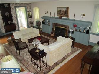 121 East Waverly Road Wyncote, PA 19095 - Photo 4 of 12 Living Room