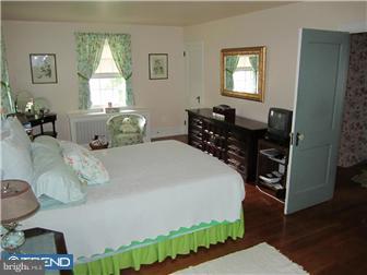121 East Waverly Road Wyncote, PA 19095 - Photo 8 of 12 Bedroom - Main