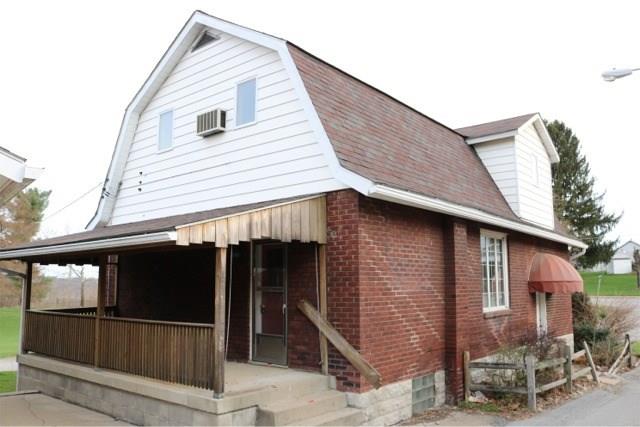 709 Longfellow St Extension Vandergrift, PA 15690 - Photo 3 of 10 Gallery Image 3