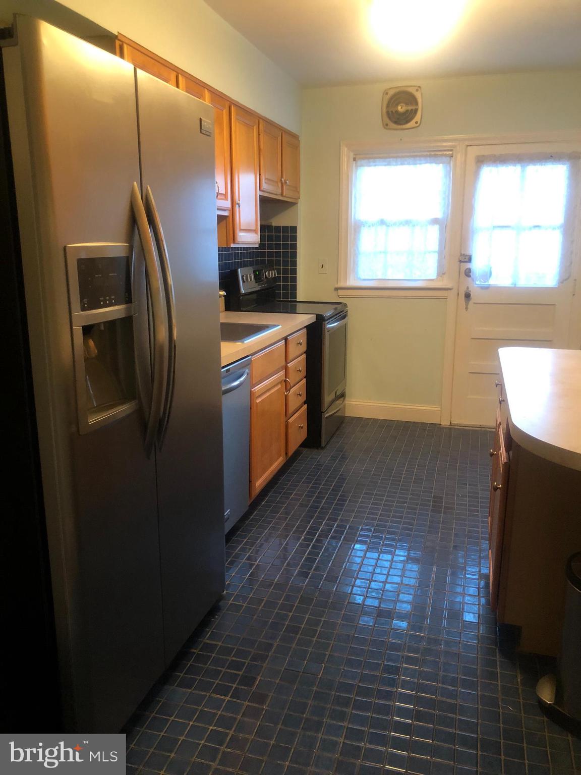 3909 Rexmere Road Baltimore, MD 21218 - Photo 4 of 42 Stainless Steel Appliances