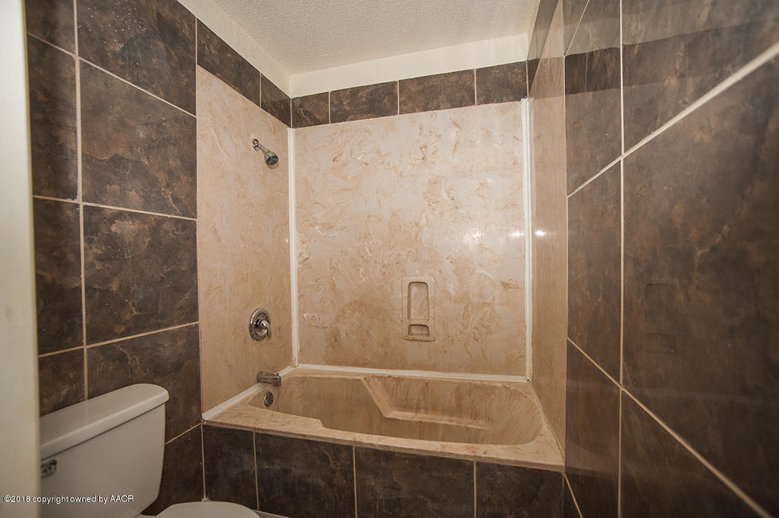 6001 Elmhurst Road Amarillo, TX 79106 - Photo 11 of 23 DSC_2341