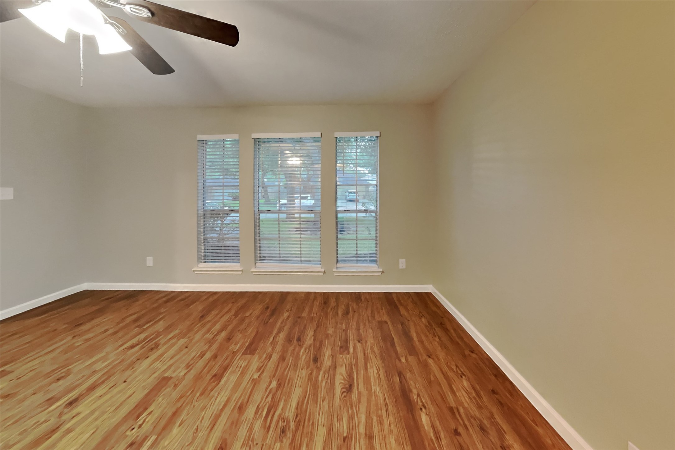 1427 Redwood Village Circle Spring, TX 77386 - Photo 2 of 22