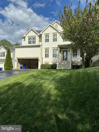 $699,900 | 18706 Kerill Road, Triangle, VA 22172