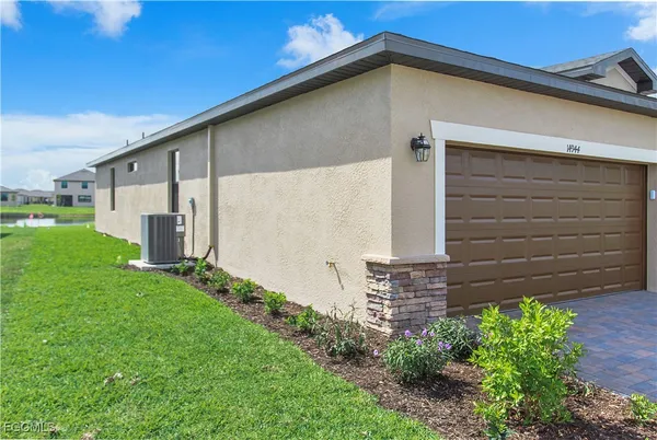 a view of a back yard of the house
