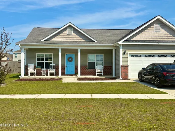 $2,000 | 174 Moonstone Court, Jacksonville, NC 28546