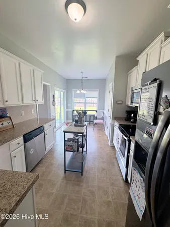 $2,000 | 174 Moonstone Court, Jacksonville, NC 28546