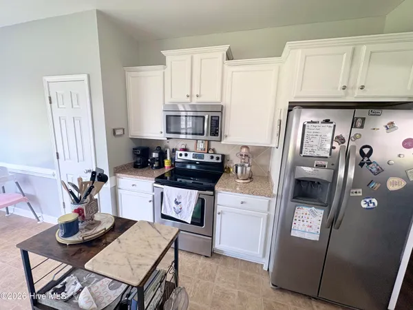 $2,000 | 174 Moonstone Court, Jacksonville, NC 28546