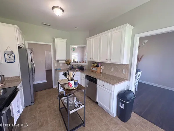 $2,000 | 174 Moonstone Court, Jacksonville, NC 28546