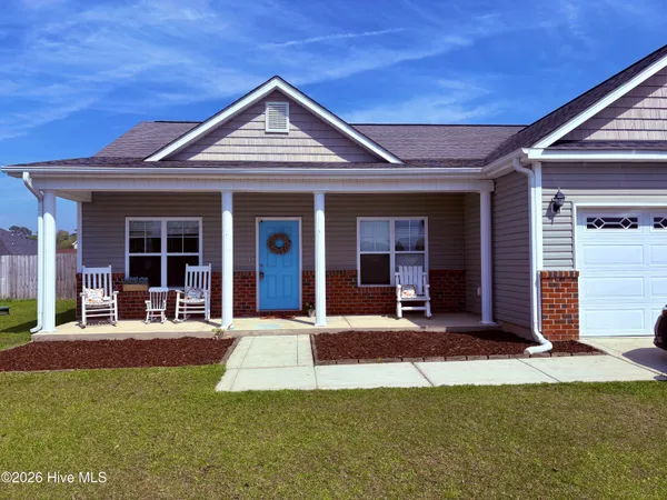 $2,000 | 174 Moonstone Court, Jacksonville, NC 28546