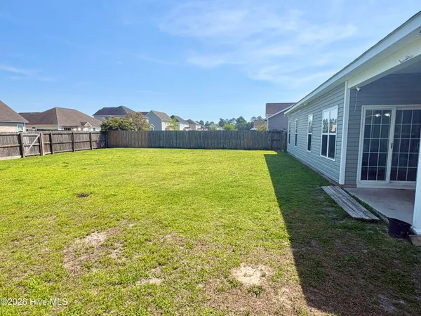 $2,000 | 174 Moonstone Court, Jacksonville, NC 28546