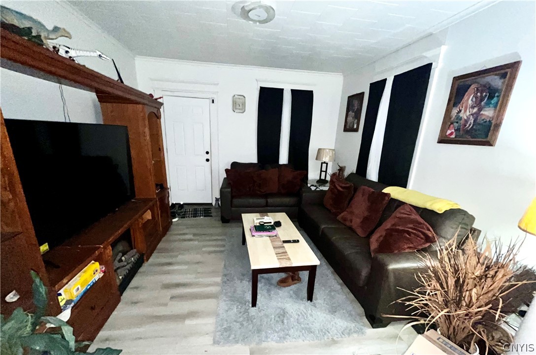 314 Elliott Street Syracuse, NY 13204 - Photo 2 of 19