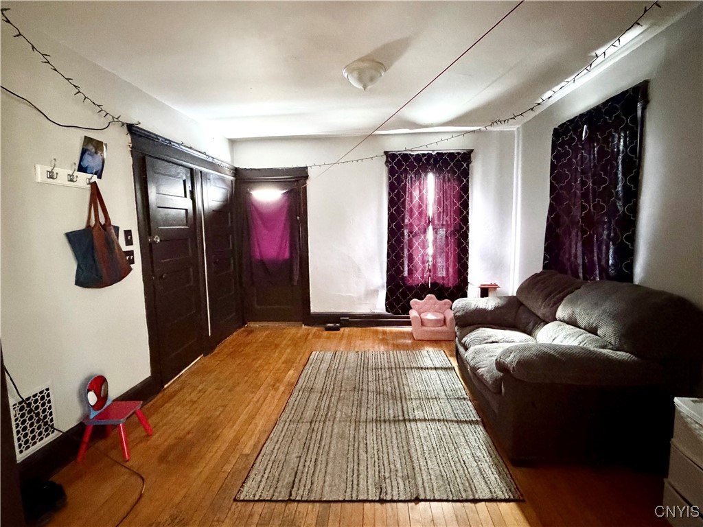 314 Elliott Street Syracuse, NY 13204 - Photo 8 of 19