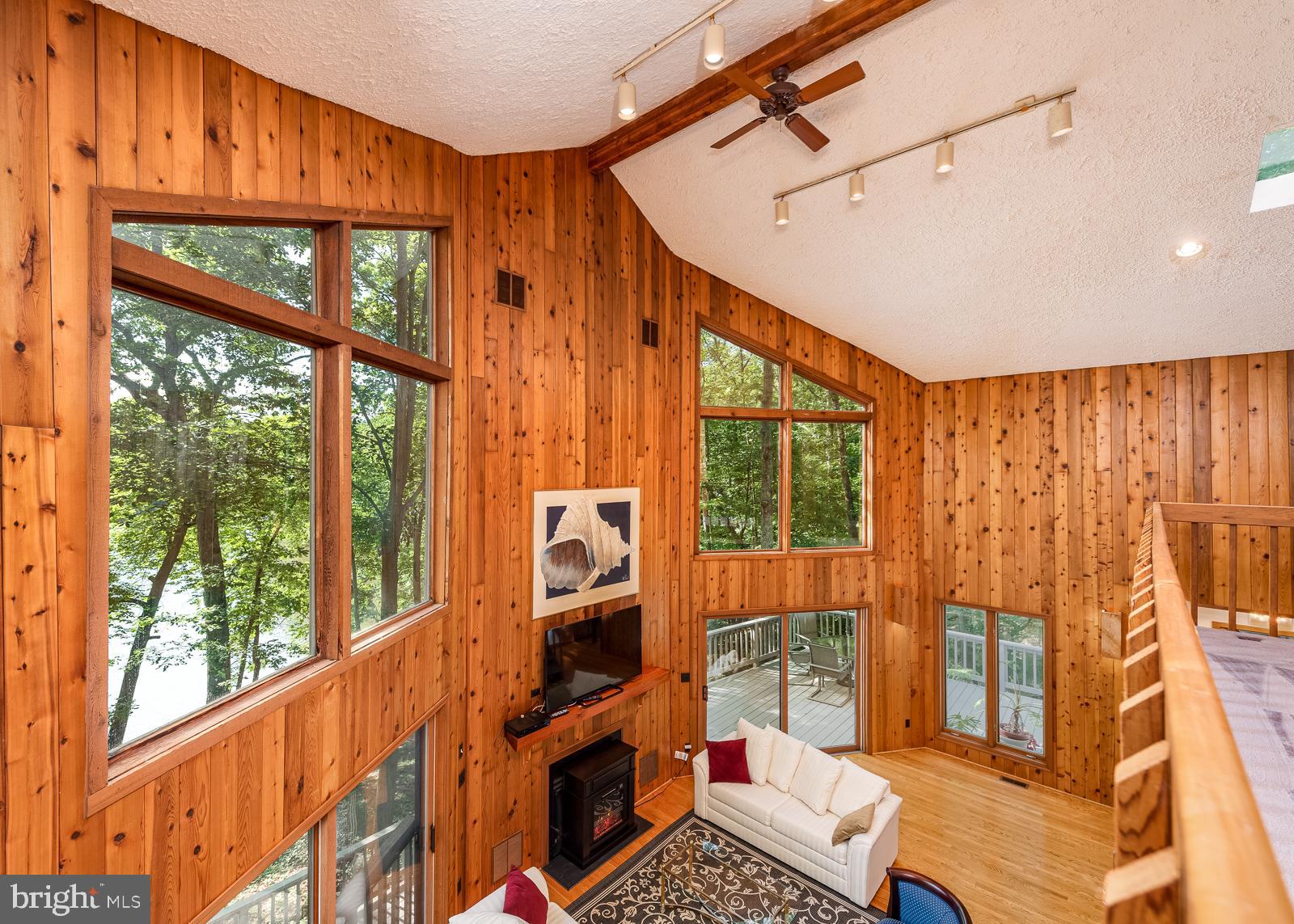 3159 Rolling Road Edgewater, MD 21037 - Photo 16 of 46 family room