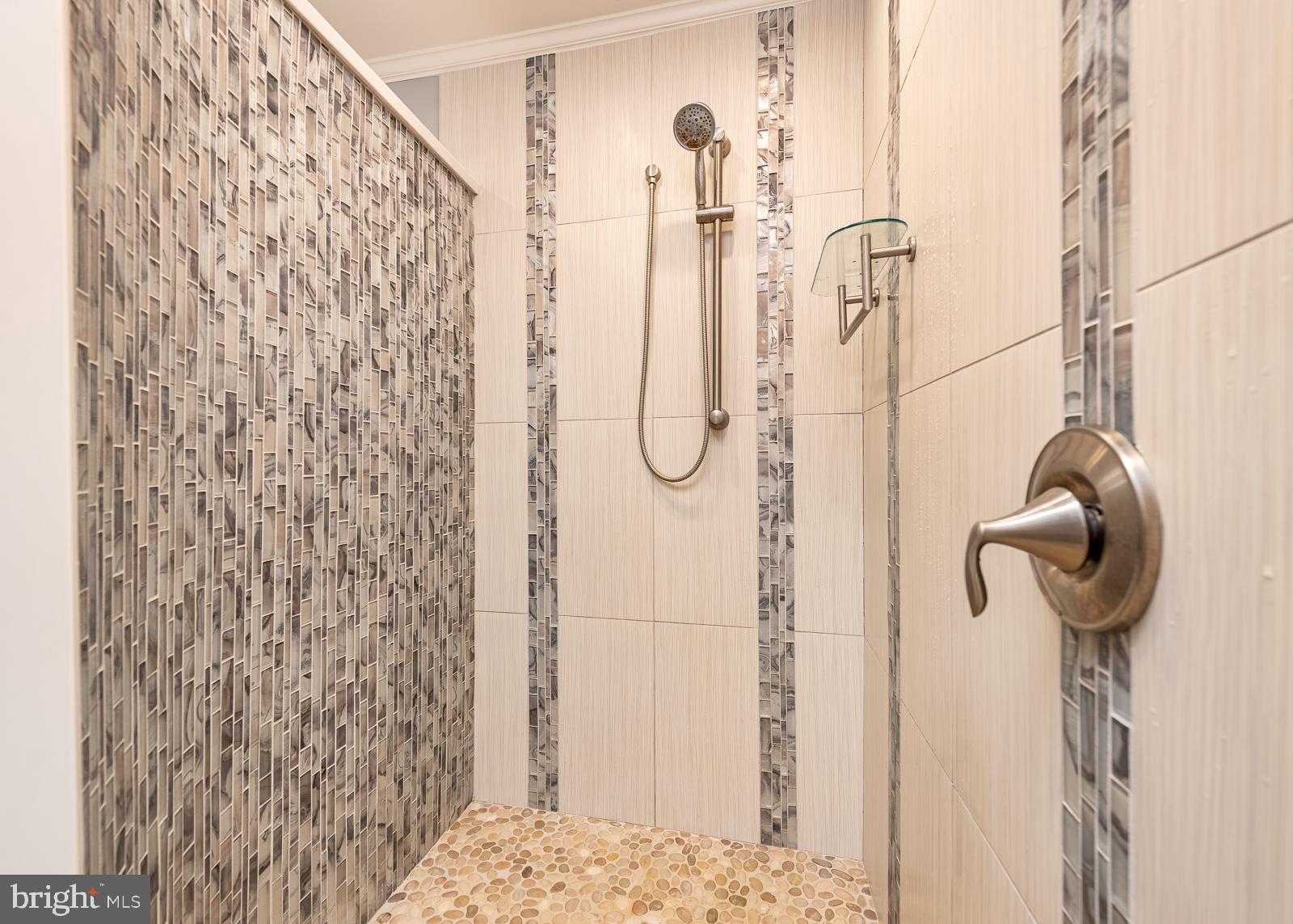 3159 Rolling Road Edgewater, MD 21037 - Photo 21 of 46 master bath