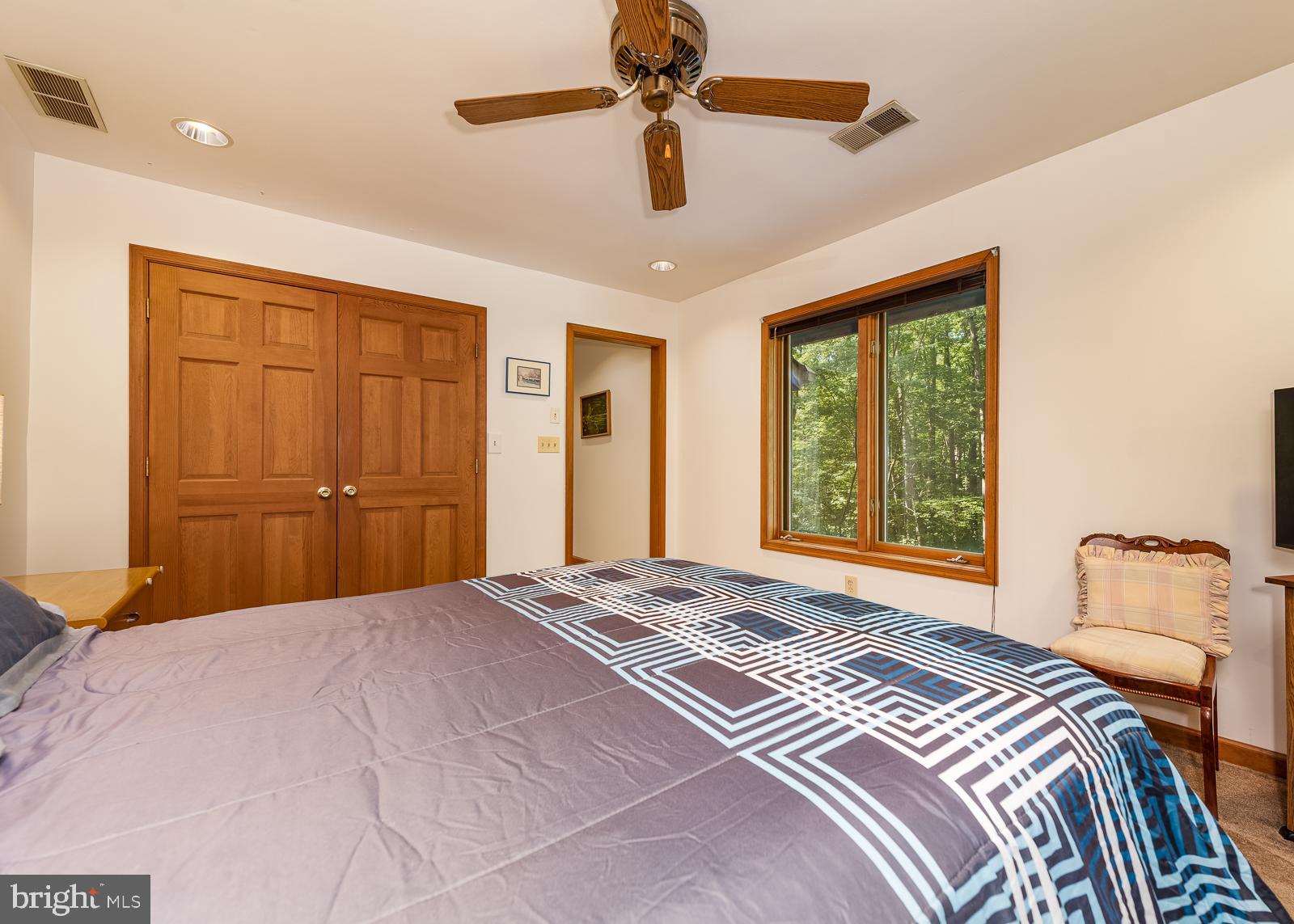 3159 Rolling Road Edgewater, MD 21037 - Photo 27 of 46 upper level en suite bedroom