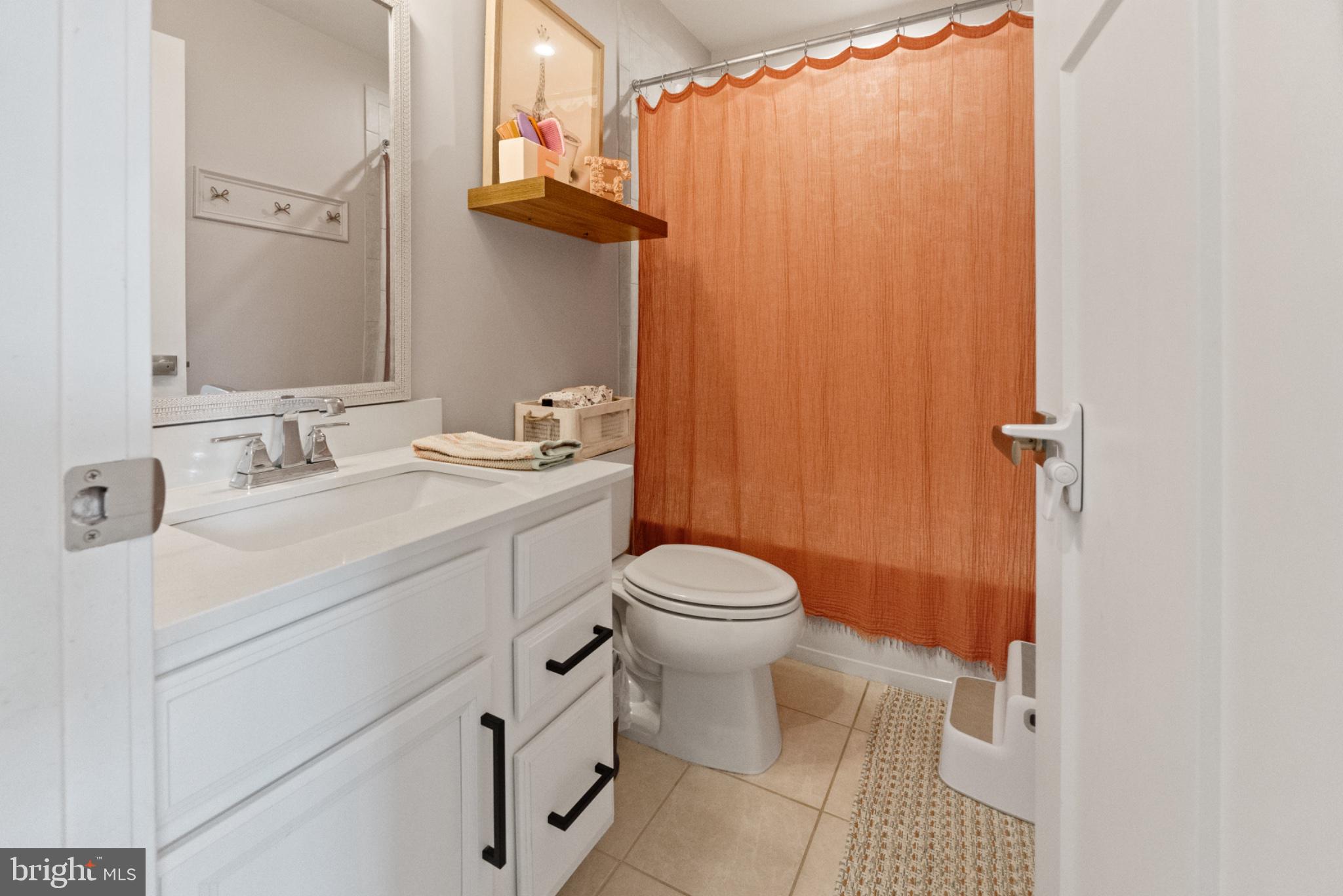 252 Freedom Way Sicklerville, NJ 08081 - Photo 17 of 26 Charming bathroom with warm accents.