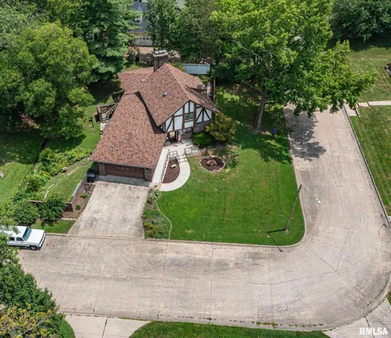 $339,000 | 102 Lost Hollow Drive, Salem, IL 62881