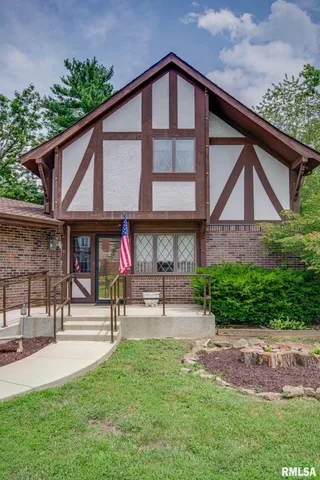 $339,000 | 102 Lost Hollow Drive, Salem, IL 62881