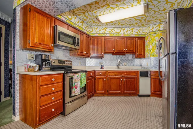 $339,000 | 102 Lost Hollow Drive, Salem, IL 62881