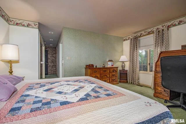 $339,000 | 102 Lost Hollow Drive, Salem, IL 62881