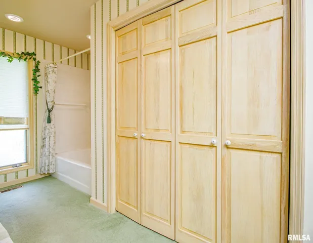 $339,000 | 102 Lost Hollow Drive, Salem, IL 62881