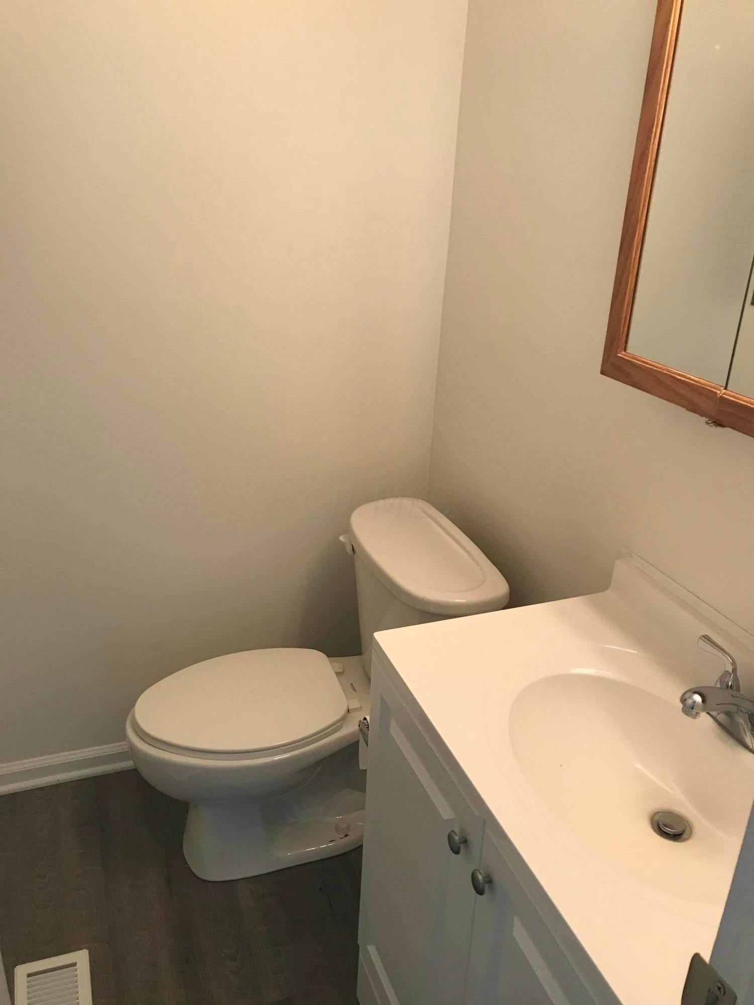 742 Hines Road Columbus, OH 43230 - Photo 5 of 8