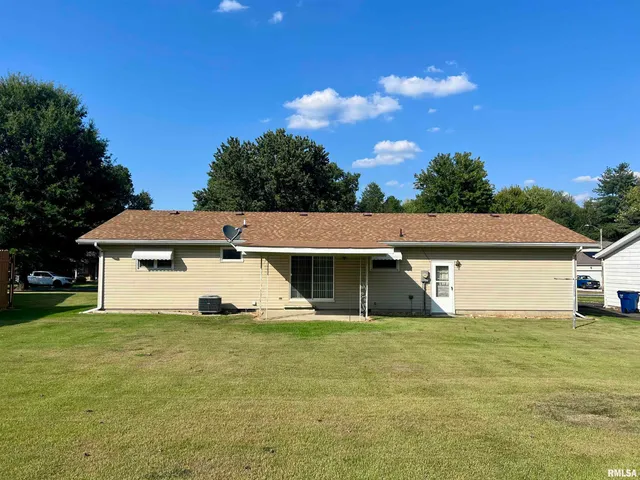 $129,900 | 207 Patricia Lane, West Frankfort, IL 62896